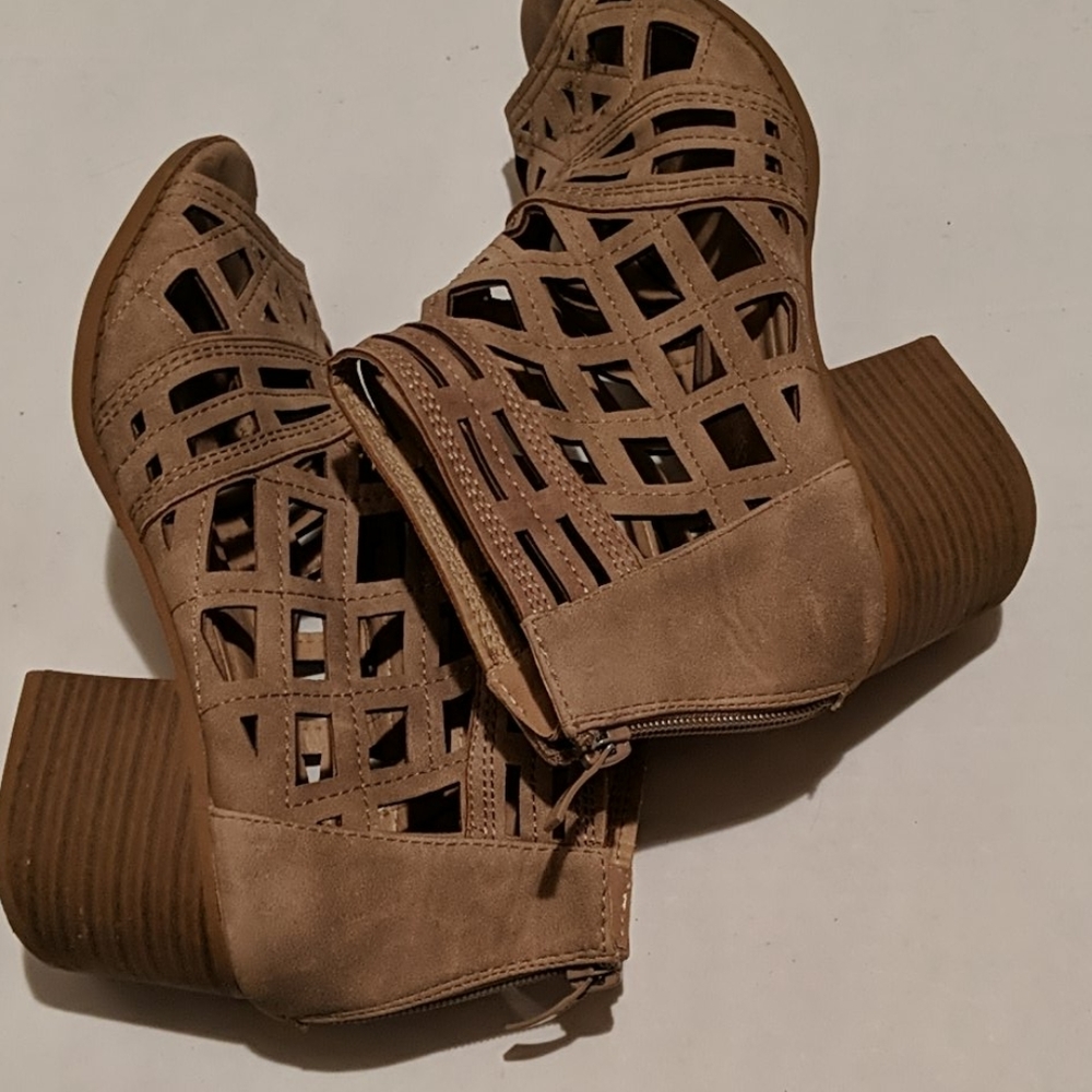 Taupe open-toed woven zip-back sandals